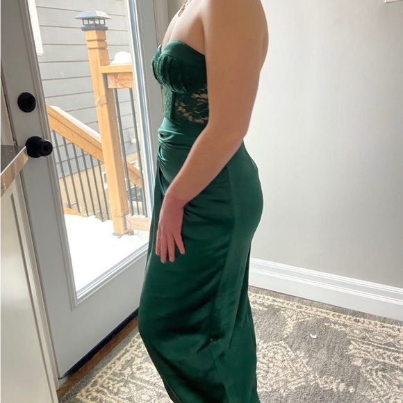 PROM DRESS - Picture 2 of 3